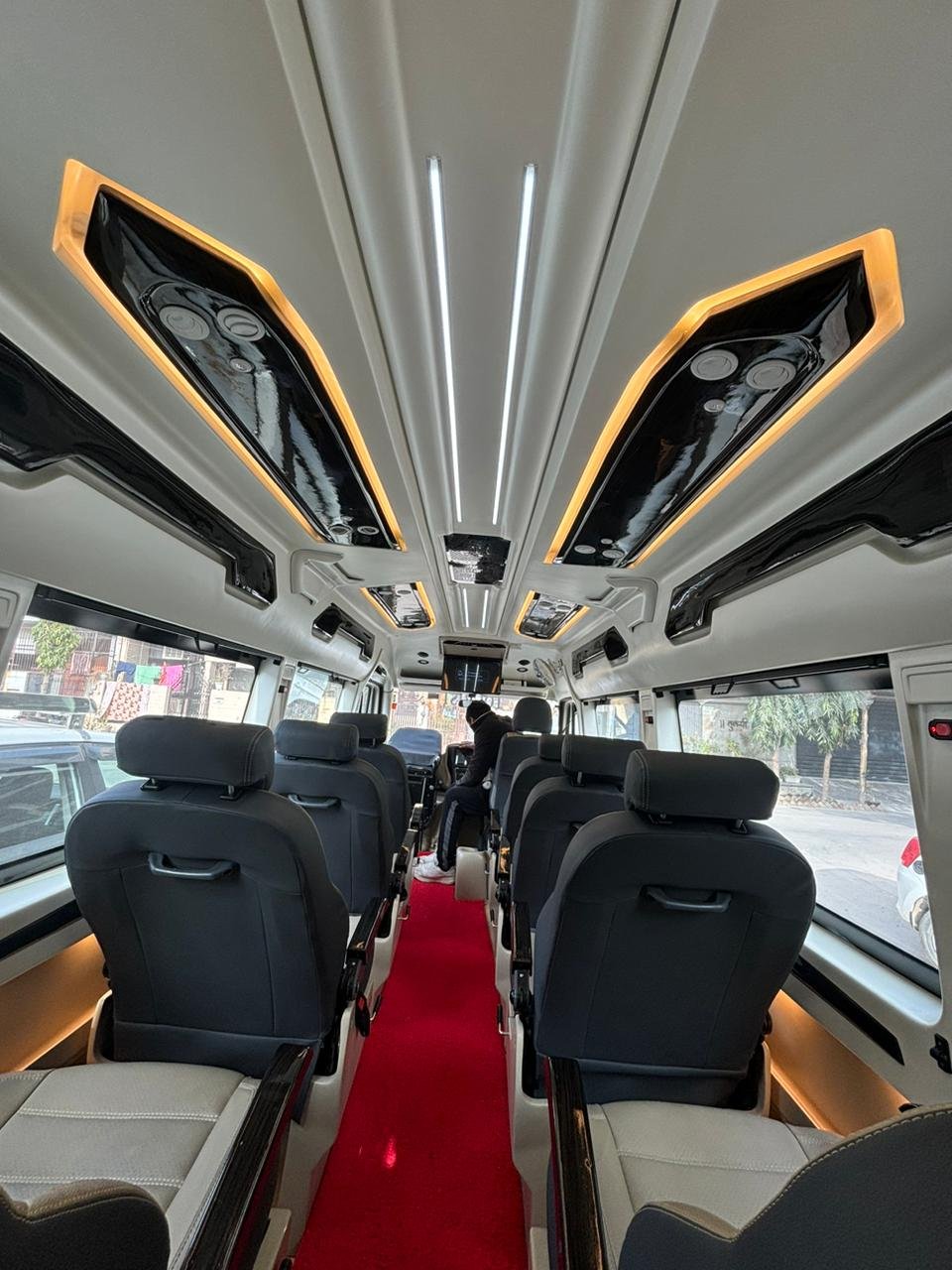 20 Seater Tempo Traveller